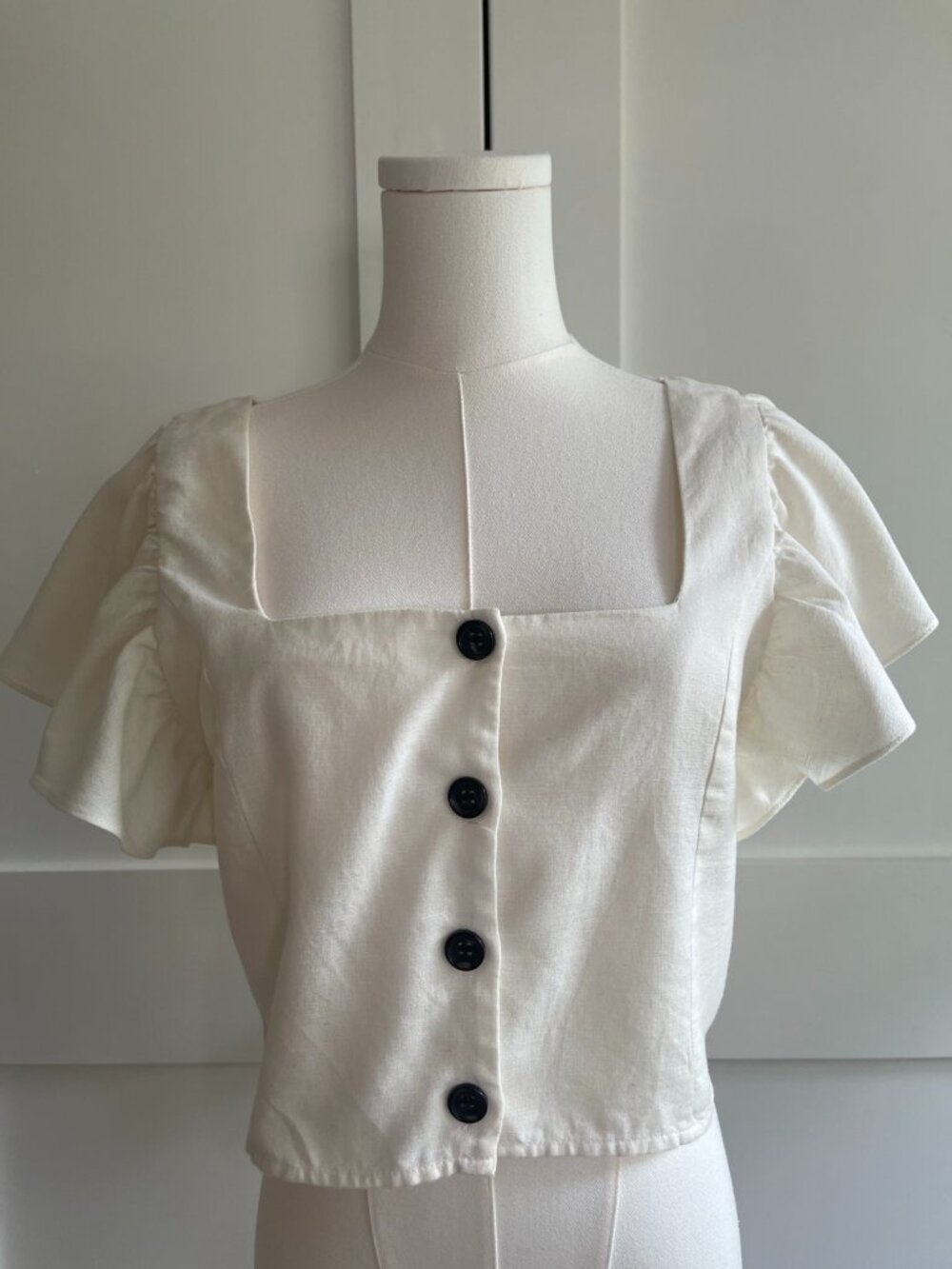 Zara Ivory Flutter Sleeve Cropped Top Size S